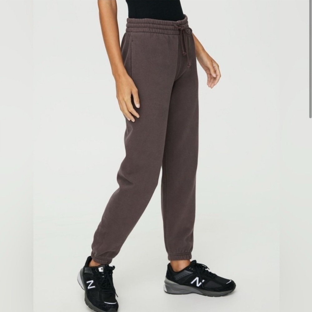 Aritzia TNA Cozy Fleece Sweatpants black